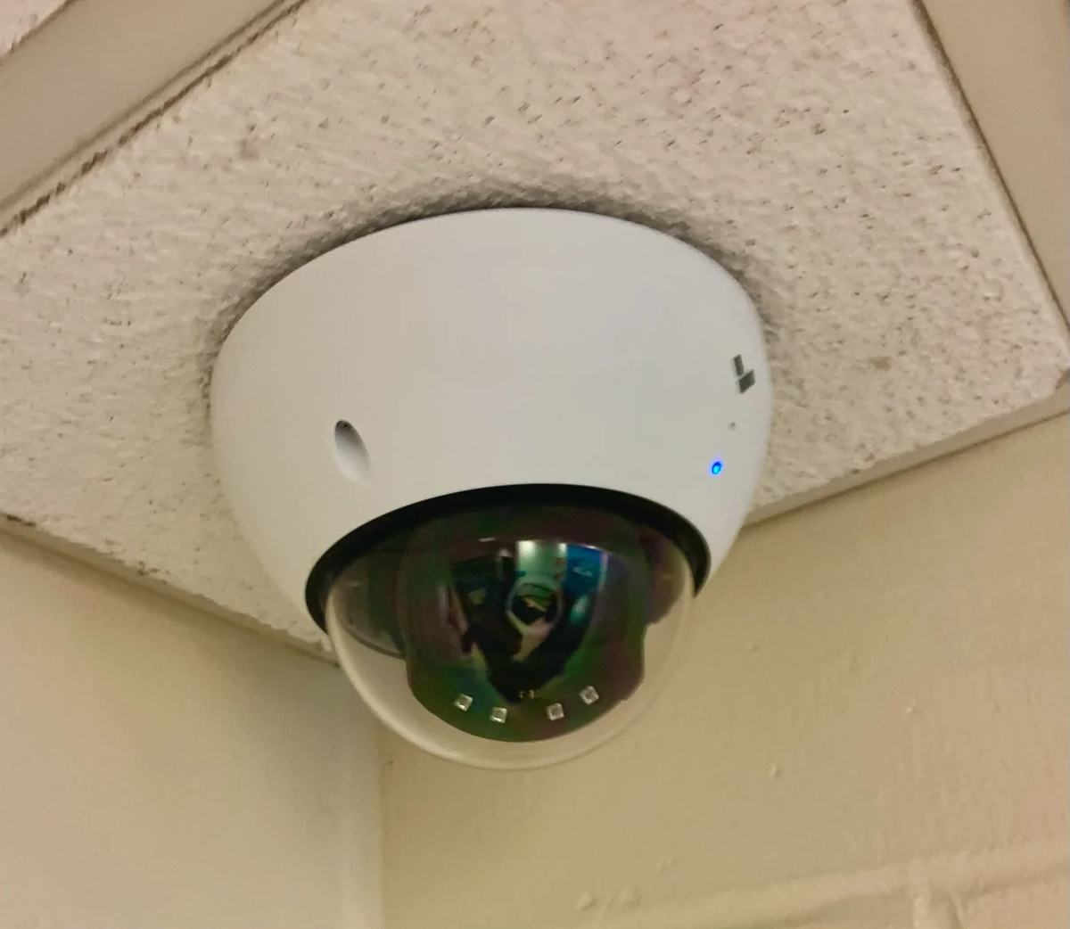 Caméra dôme de vidéosurveillance